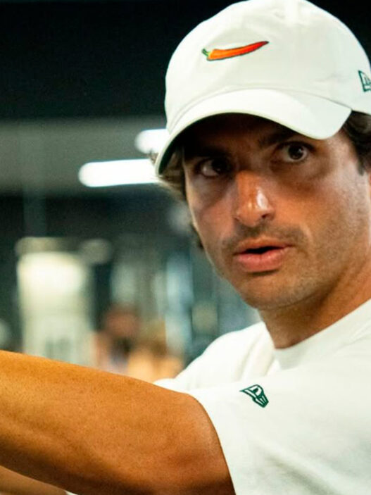 Carlos Sainz entrenando gimnasio pesas