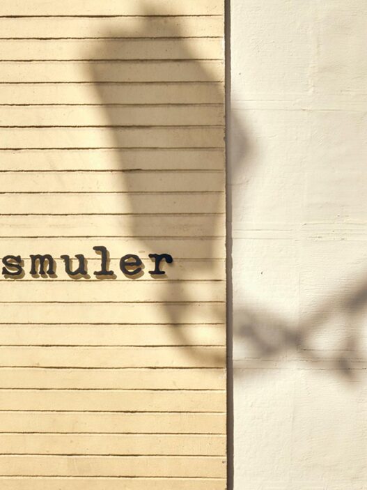 Fachada del restaurante Fismuler en Sevilla