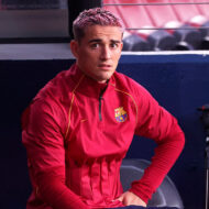 He llevado el pelo rosa como Gavi y estos son mis consejos para mantener el color siempre perfecto Gavi con el pelo rosa sentado en el banquillo