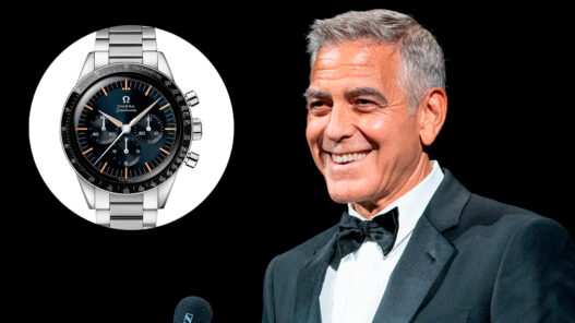 George Clooney con esmoquin en el Festival de Venecia 2026 junto al reloj OMEGA Speedmaster First OMEGA in Space