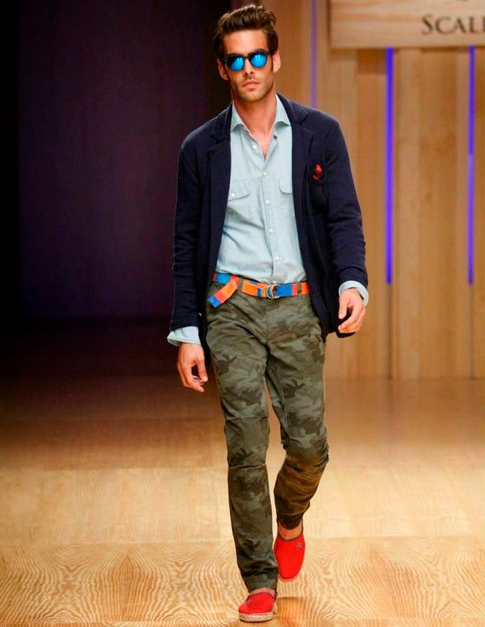 Jon Kortajarena desfilando para Scalpers en la coleccion de primavera-verano 2015