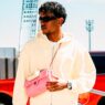 Lamine Yamal con bolso rosa Chanel Las Rozas