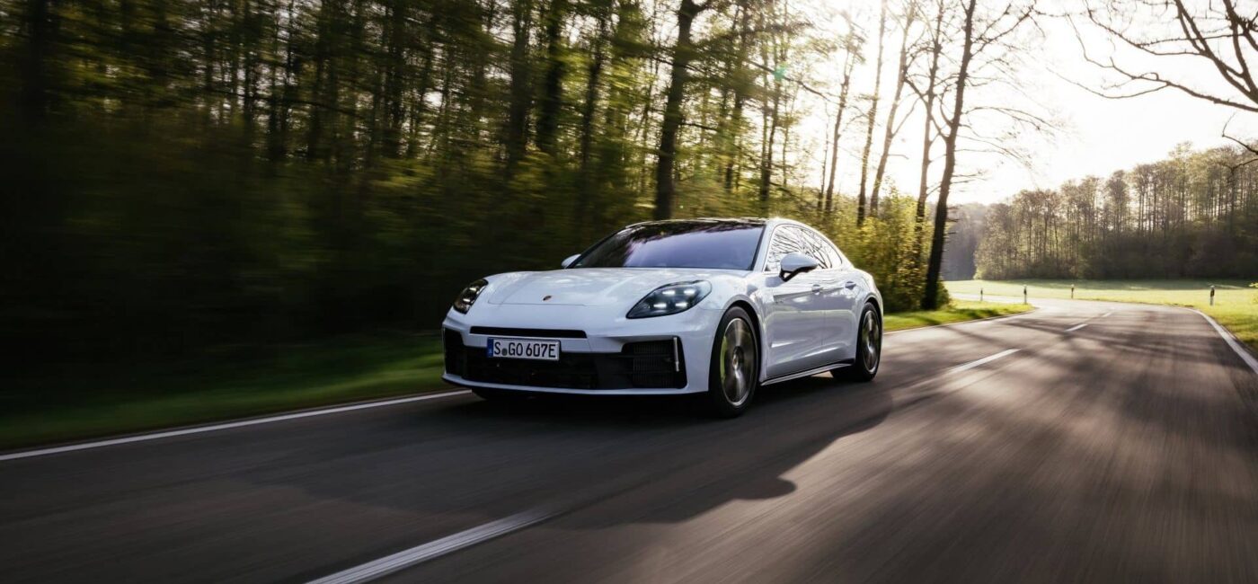 Imagen del Panamera 4 E-Hybrid en color Carrara White Metallic