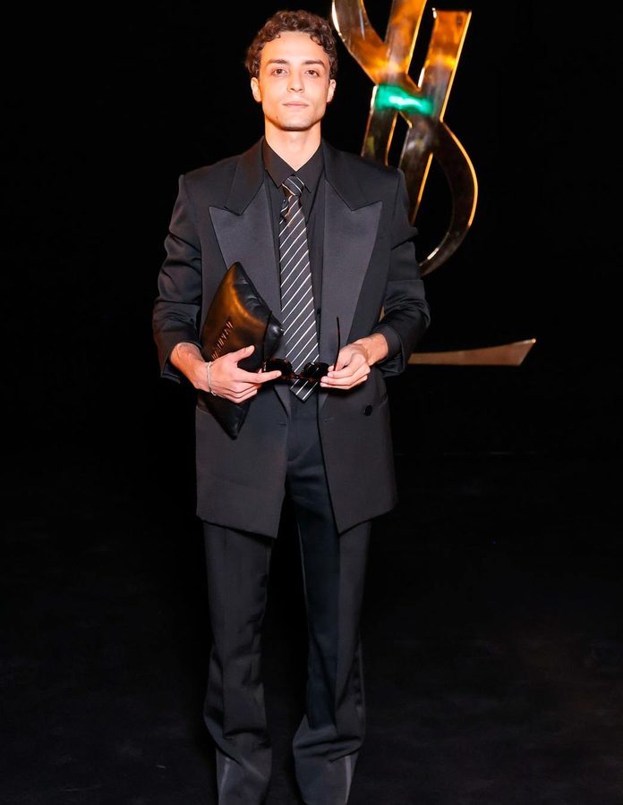 Rami Malek desfile YSL París septiembre 2026