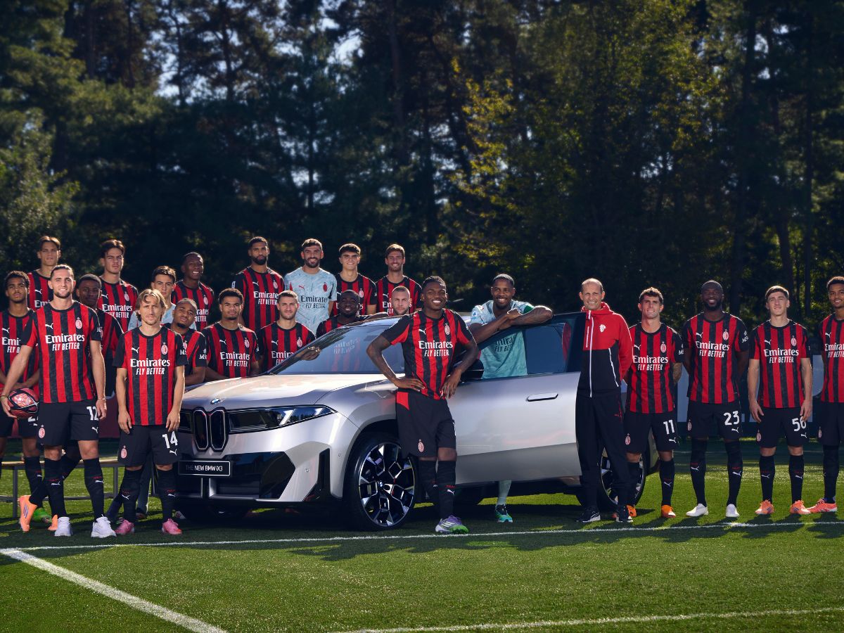 Imagen del AC Milan con su patrocinador BMW