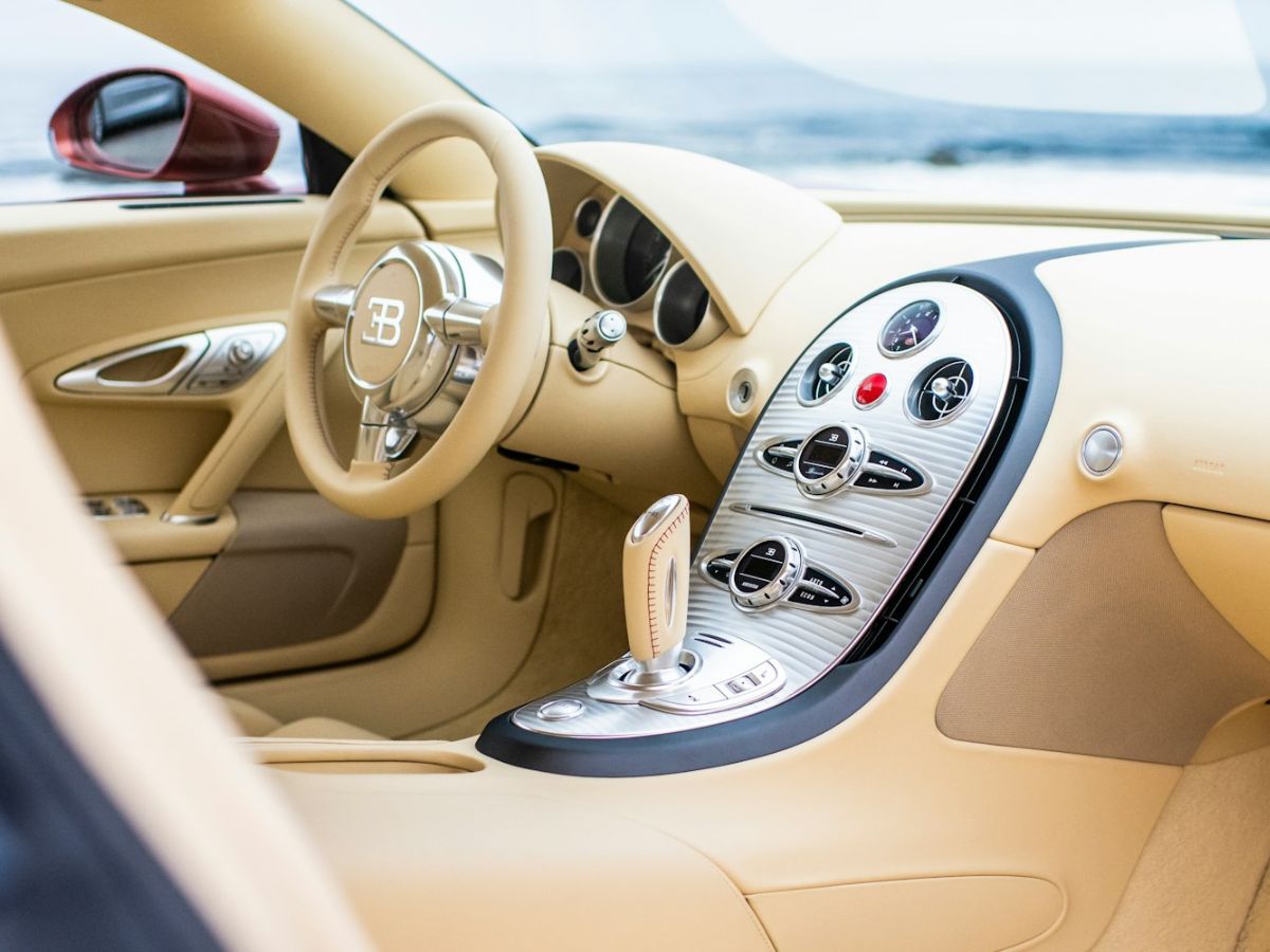 Detalle del puesto de conducción del Bugatti Veyron