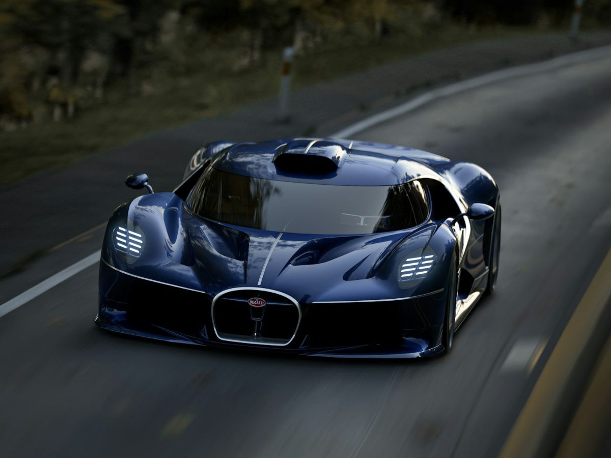Imagen en movimiento del Bugatti Destrier en carretera