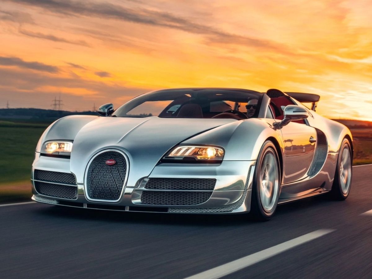 Imagen del Bugatti Veyron 16.4 Grand Sport Vitesse en carretera