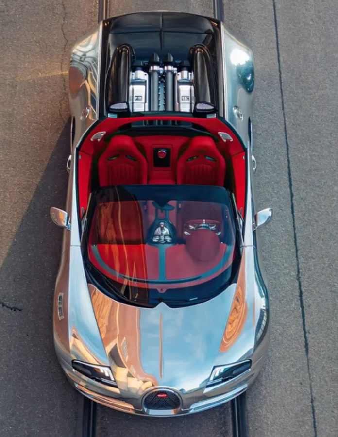 Perspectiva cenital del habitáculo en cuero rojo del Bugatti Veyron 16.4 Grand Sport Vitesse