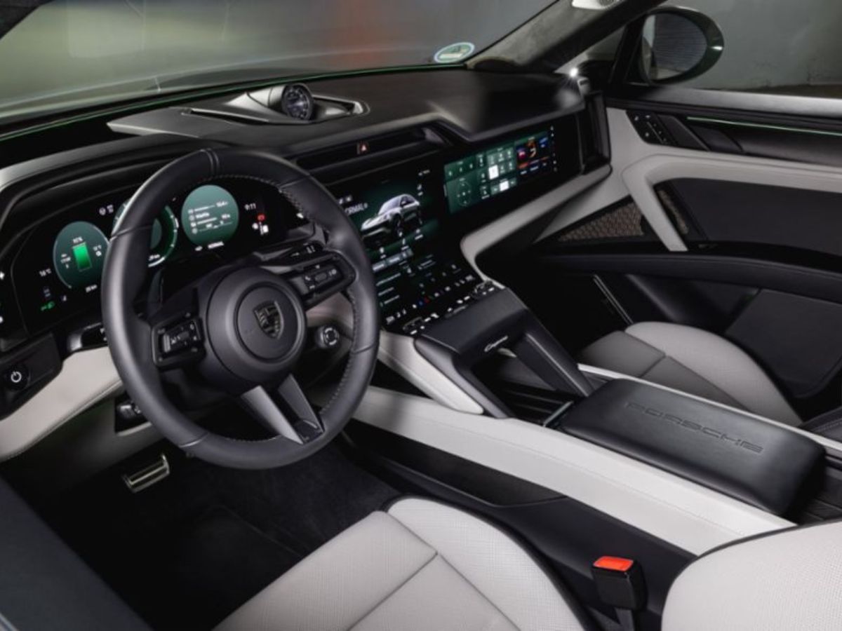 Foto del interior del Porsche Cayanne Turbo Electric