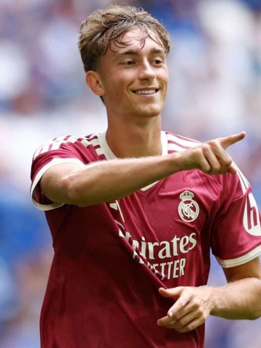 Foto de Dean Huijsen con el Real Madrid