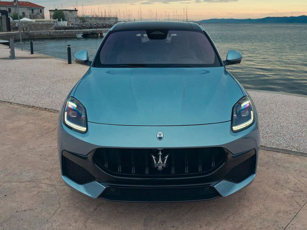 Imagen frontal del nuevo Maserati Grecale 2026