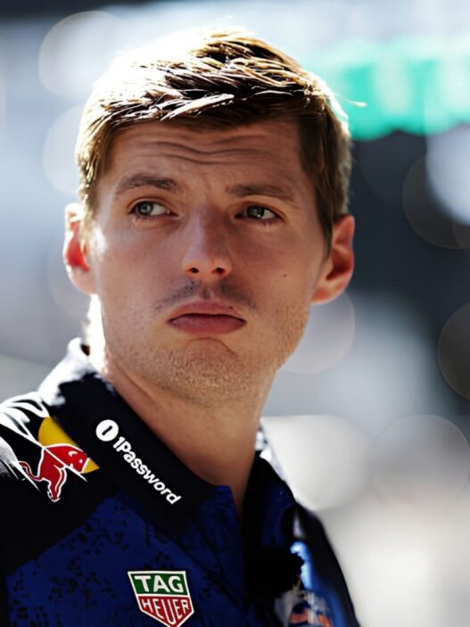 Retrato de Max Verstappen en el paddock de Fórmula 1