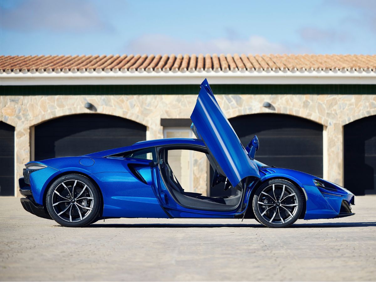 Foto del McLaren Artura abierto