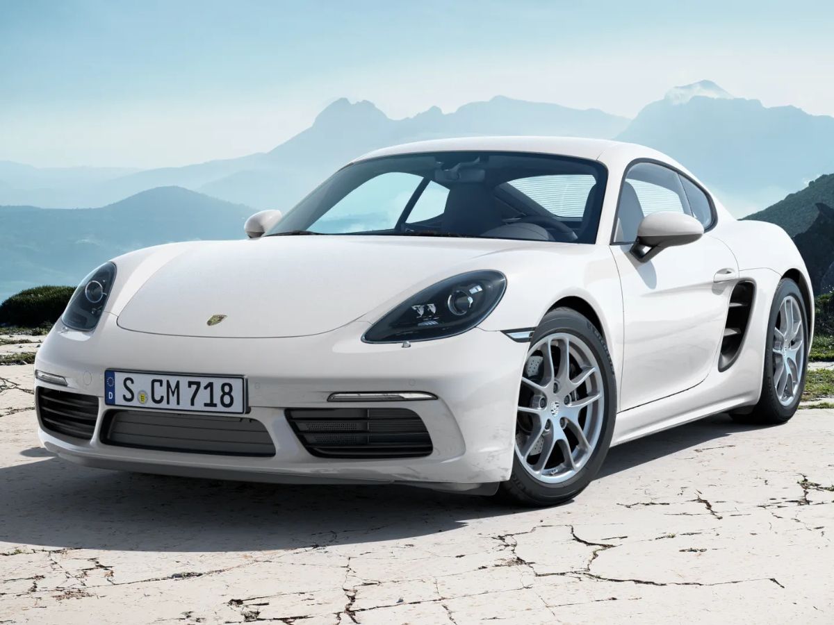 Foto frontal del Porsche 718 Cayman en color blanco