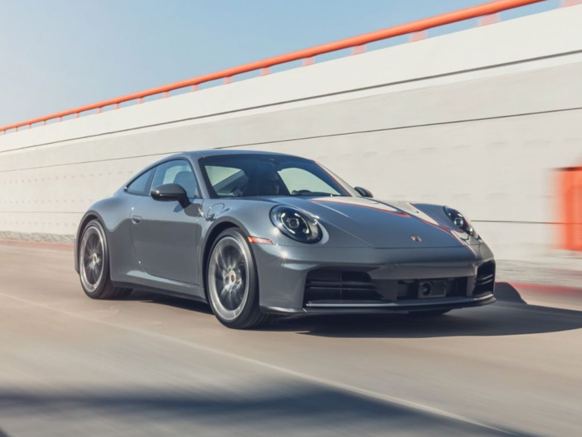 Imagen del Porsche 911 Carrera en circuito