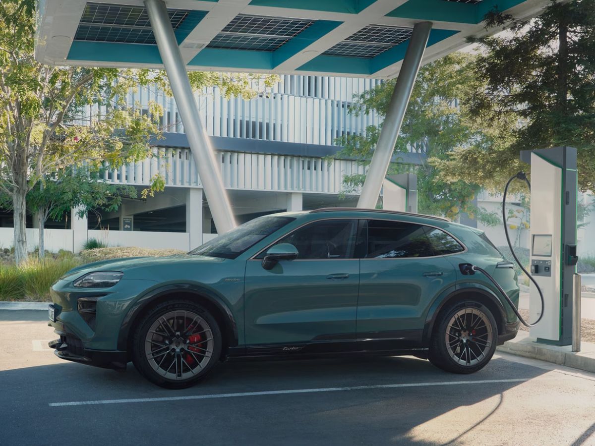 Porsche Cayenne Electric enchufado