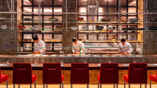 barra de sushi del restaurante Zuma de Madrid