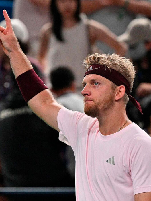 Alejandro Davidovich Fokina celebra el pase a la final del Masters 1000 de Shanghái tras ganar a Alexander Zverev, el 17 de octubre de 2026