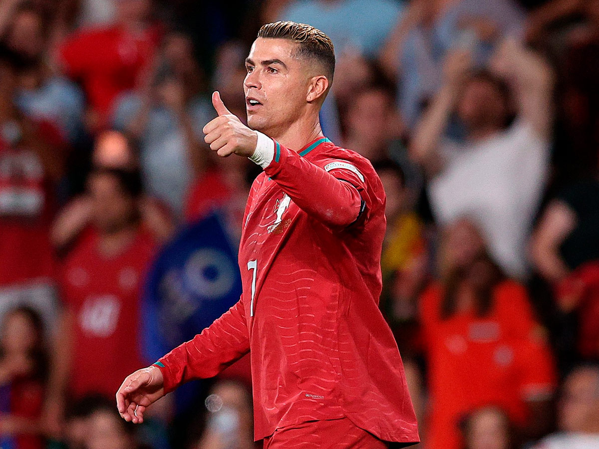 Cristiano Ronaldo con Portugal en el partido ante Gales.