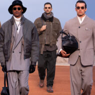 Cinco modelos desfilan en el desierto de Marrakech con la colección Giorgio Armani & Kith Otoño/Invierno 2026 Dreams of the Dune