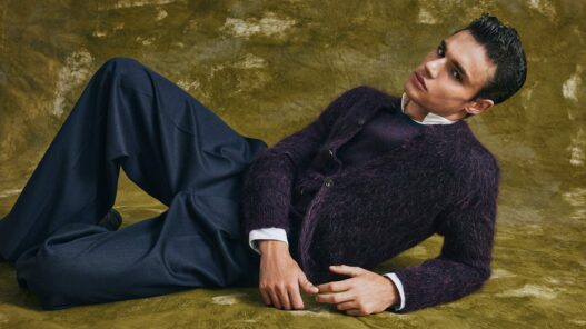 Fernando Líndez vestido de Emporio Armani sesión de fotos Rísbel Magazine otoño 2026