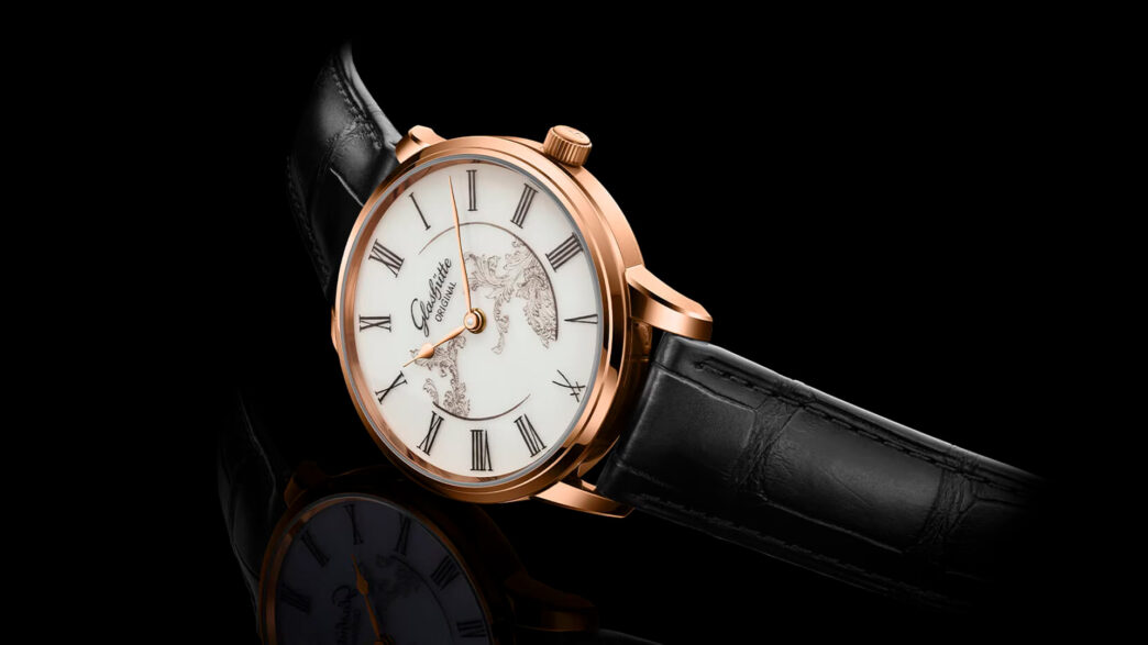 Reloj Glashütte Original x Meissen Mystic Maison con caja de oro rojo de 40 mm, esfera de porcelana y correa negra de piel de aligátor