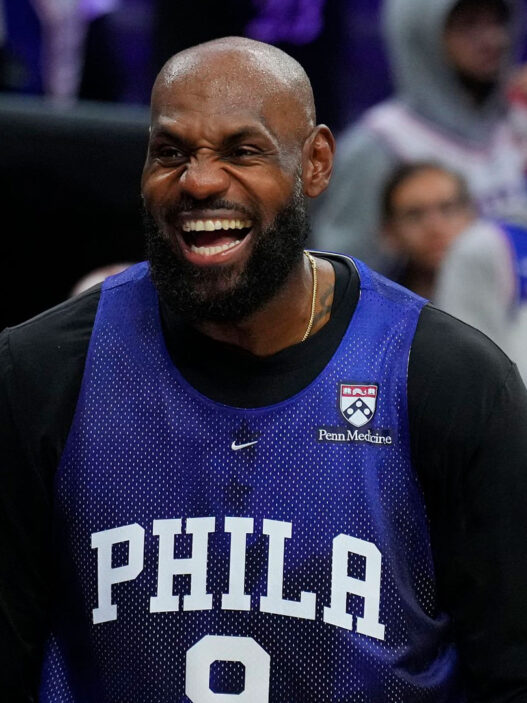 LeBron James 76ers Filadelfia 03 de octubre de 2026