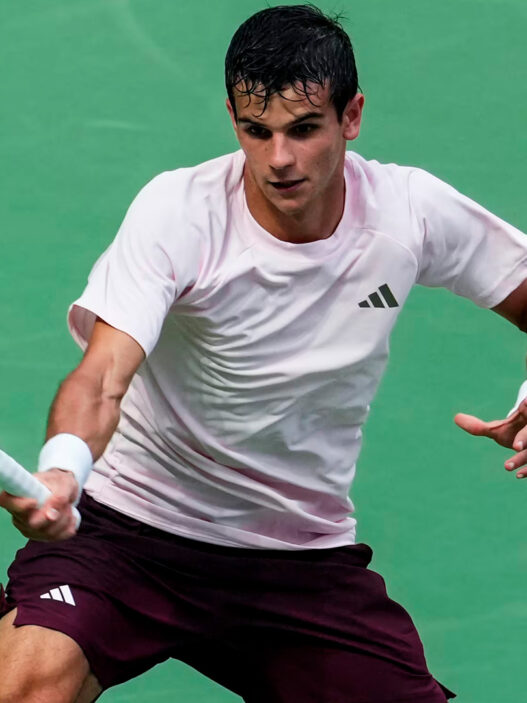 Rafa Jódar jugando al tenis Shanghái