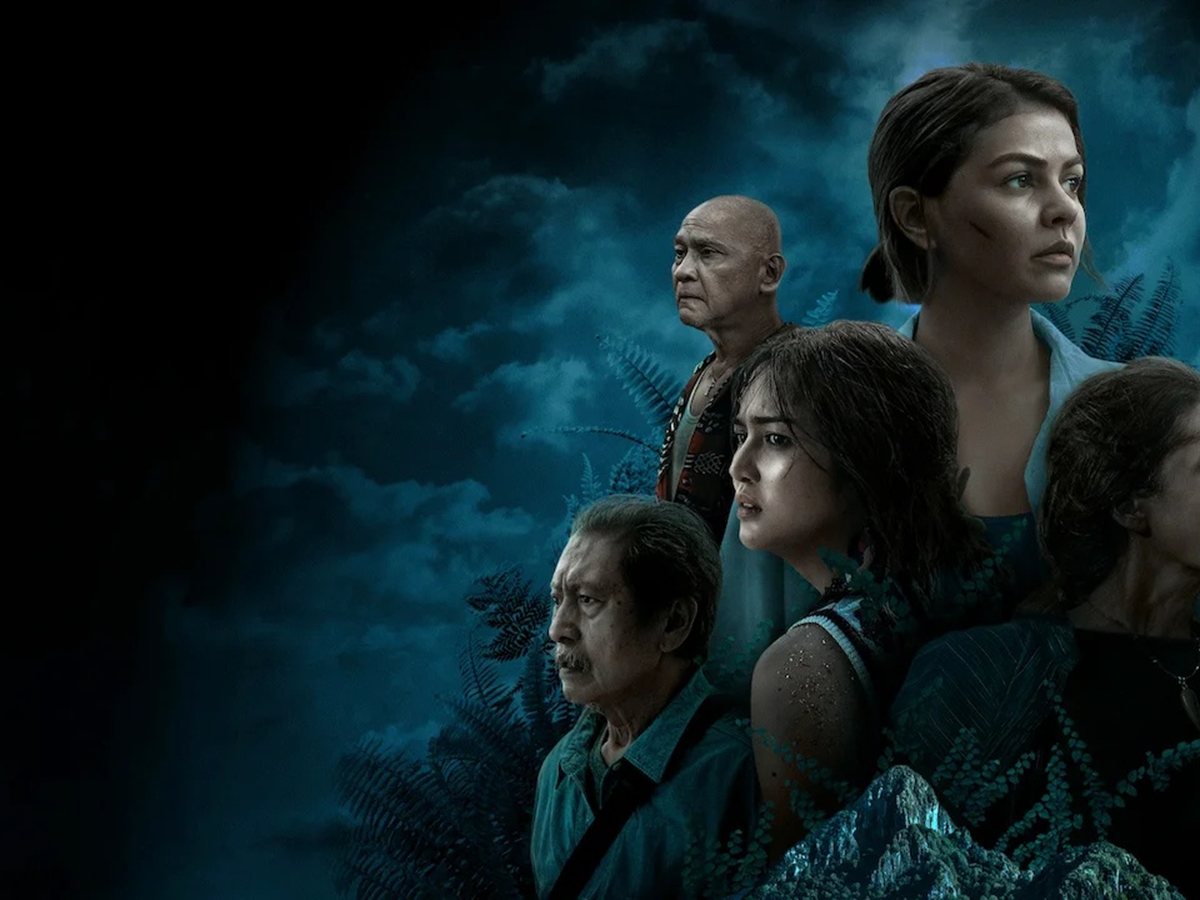 Los protagonistas de Balaraw: La isla sangrienta, con Janine Gutierrez al frente, en un montaje nocturno entre helechos