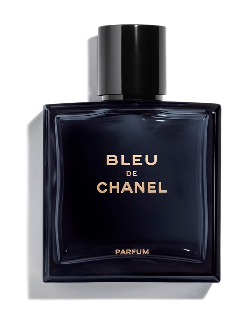 Frasco de Bleu de Chanel Parfum, la versión más concentrada de la línea Bleu de Chanel