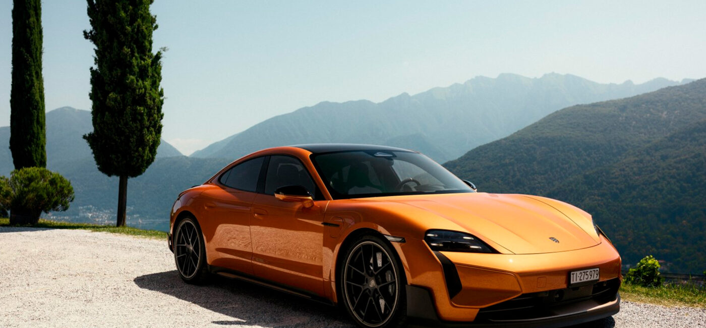 Porsche Taycan Turbo GT naranja