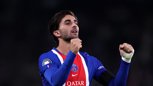 Imagen de Ferran Torres celebrando con el PSG
