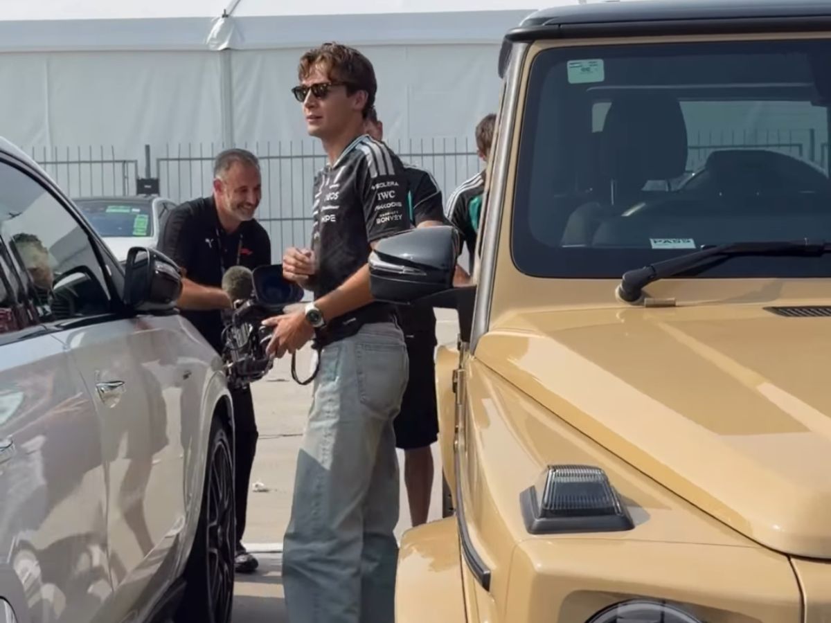Imagen de George Russell bajando del Mercedes-AMG G63