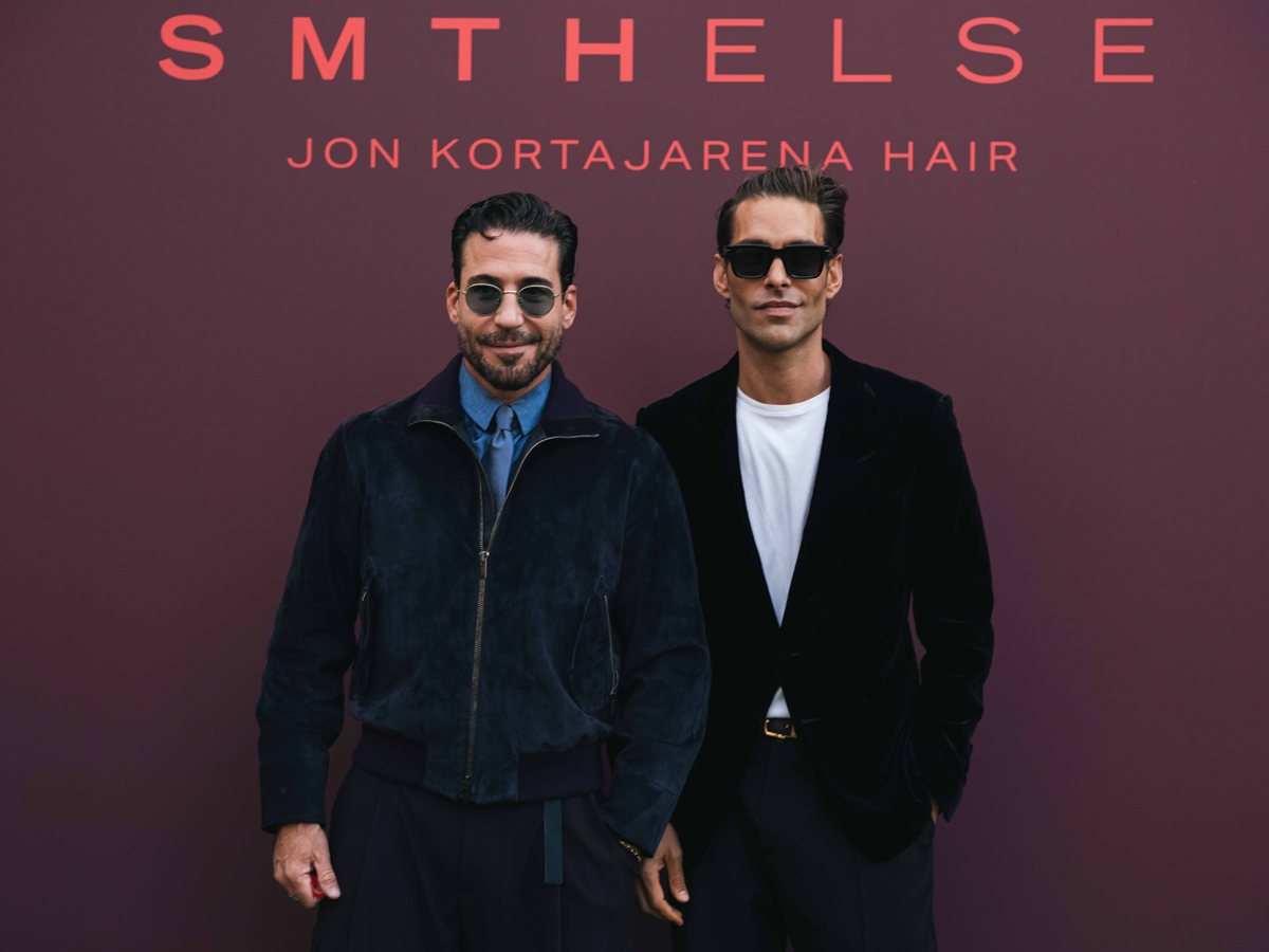 Miguel Ángel Silvestre y Jon Kortajarena posan ante el photocall de SMTHELSE