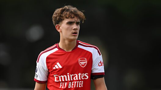 Imagen de Max Dowman en el partido Sub-21 contra el Chelsea