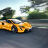 Imagen del McLaren Artura en carretera