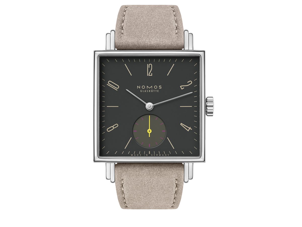 NOMOS Tetra Basalt 440.SB cuadrado con esfera antracita, segundero amarillo y correa de ante vegano beige