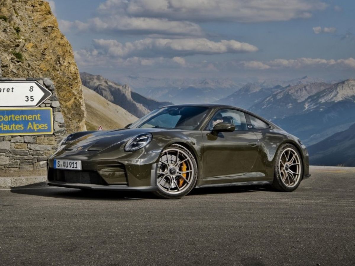 Imagen del Porsche 911 GT3 Bergsport en una montaña de los Alpes