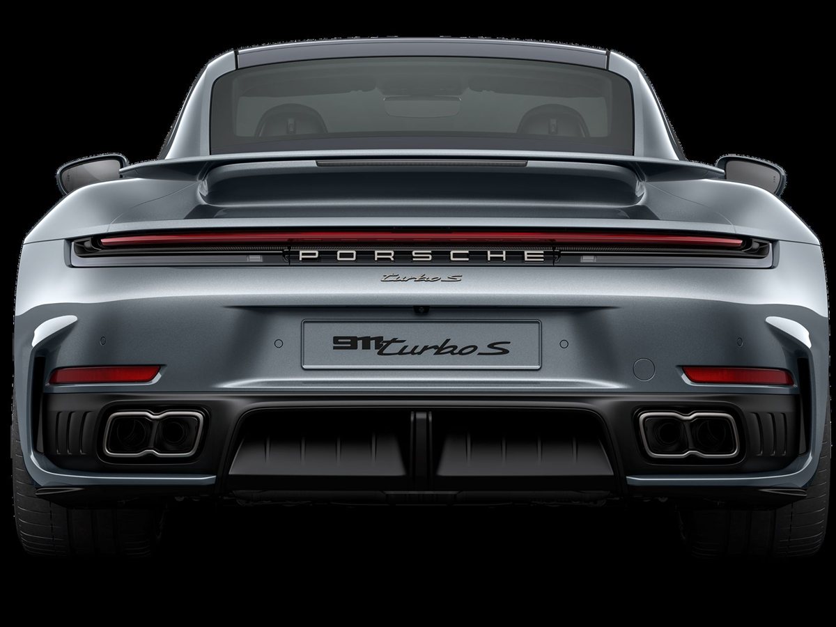 Trasera del Porsche 911 Turbo S en estudio con el alerón y las cuatro salidas de escape