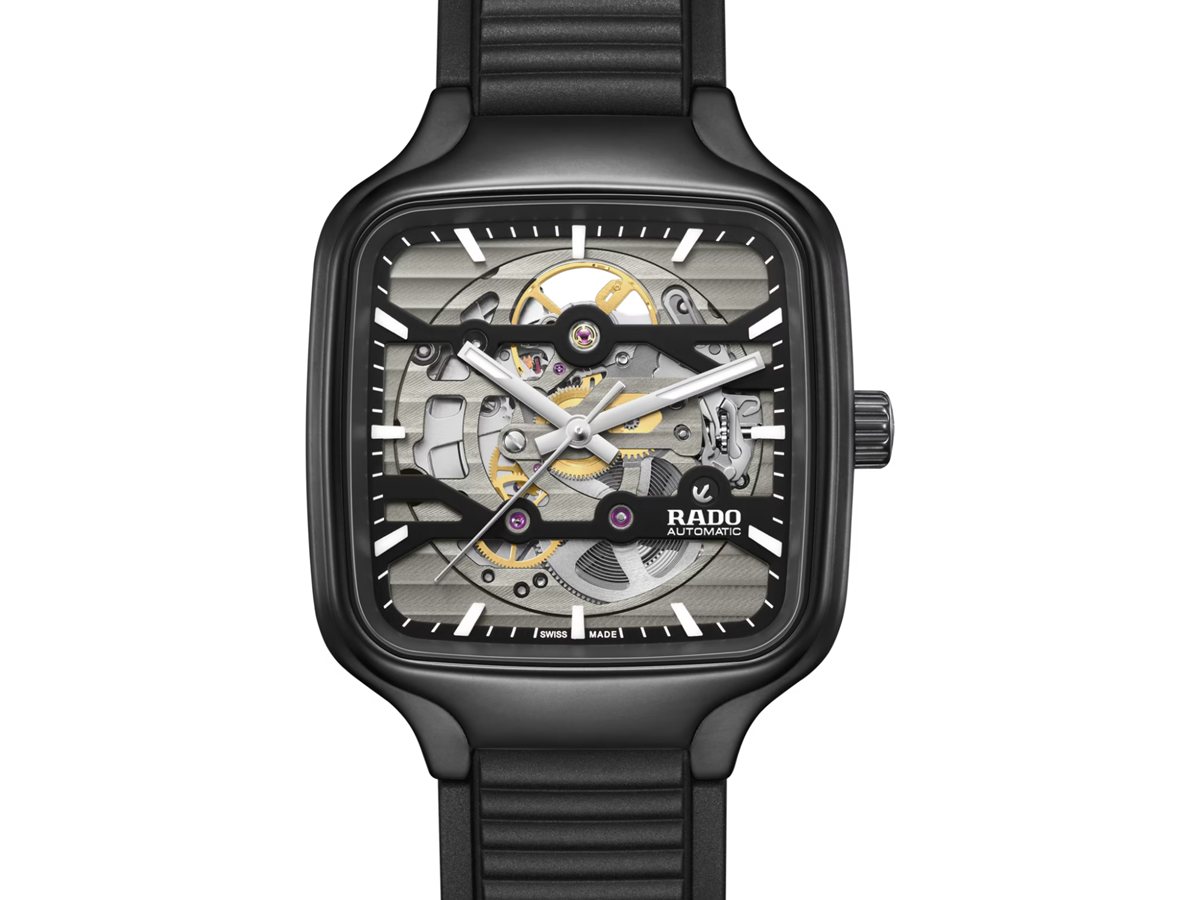 Rado True Square Automatic Skeleton R27197169 de cerámica negra mate con movimiento esqueletizado a la vista