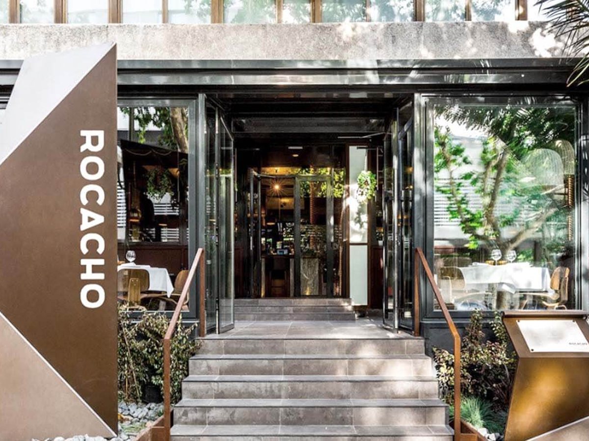 Sala del asador Rocacho en la calle Padre Damián, Chamartín, Madrid