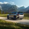 Toyota RAV4 Hybrid 2026 de tres cuartos delantero, imagen oficial de la ficha de toyota