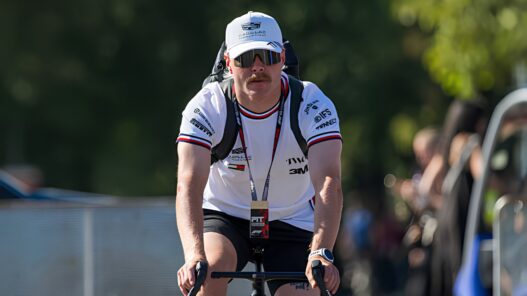 Imagen de Valtteri Bottas llegando al paddock del GP de Italia