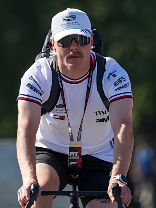 Imagen de Valtteri Bottas llegando al paddock del GP de Italia